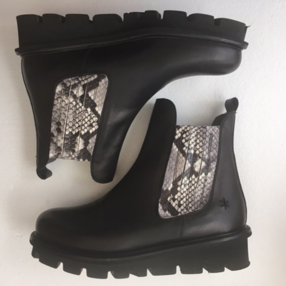 Patrizia Bonfanti Ikeda in Nero